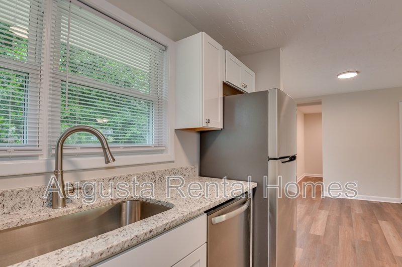 1406 Ridgewood Drive property image