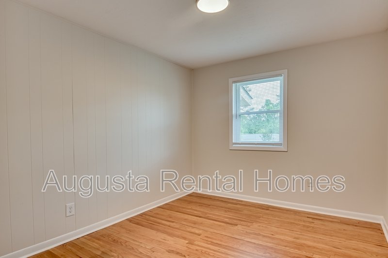 1406 Ridgewood Drive property image
