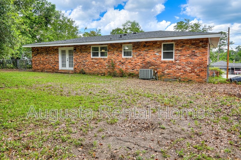 1406 Ridgewood Drive property image