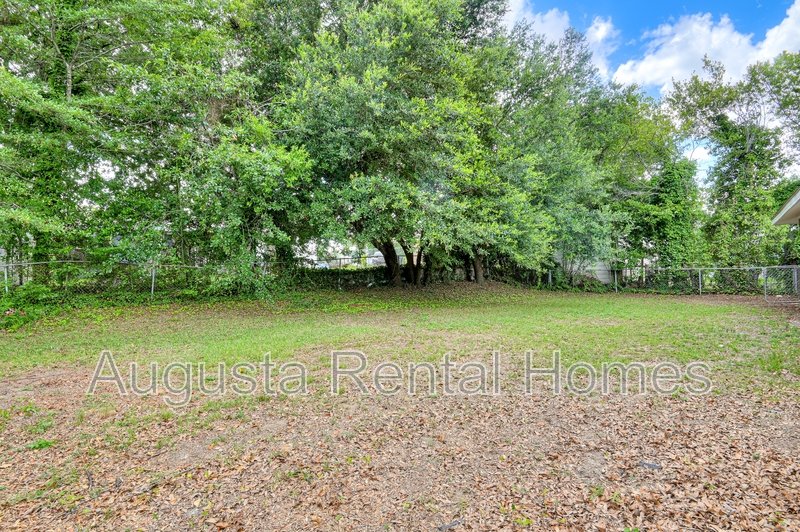 1406 Ridgewood Drive property image
