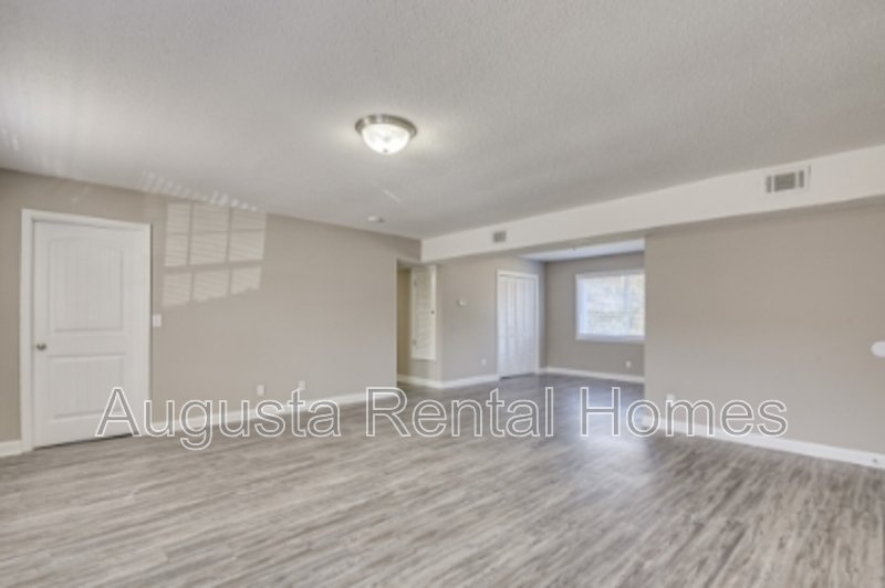 2905 Arrowhead Drive - C2 property image