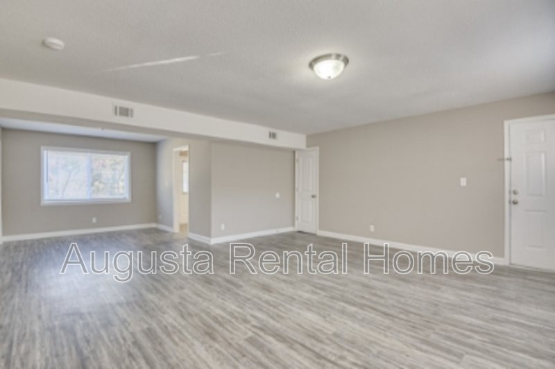 2905 Arrowhead Drive - C2 property image