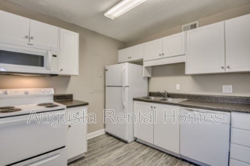 2905 Arrowhead Drive - C2 property image