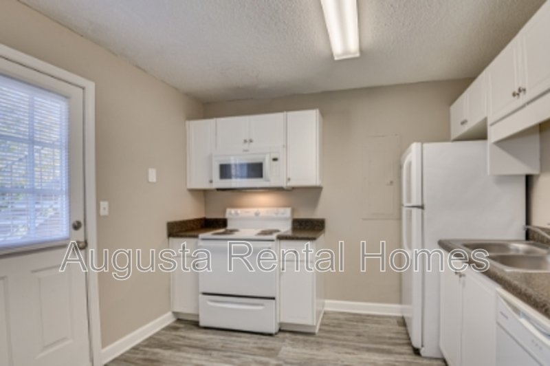 2905 Arrowhead Drive - C2 property image
