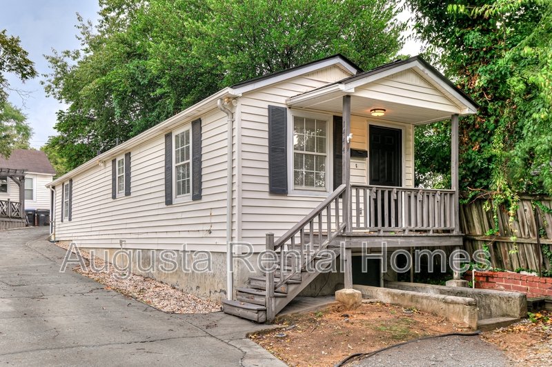1444 Heard Avenue - 1/2 property image