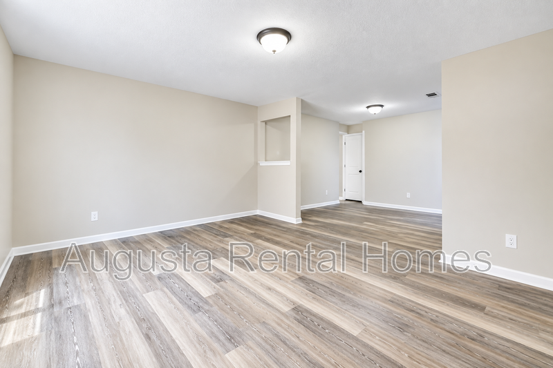 37 Conifer Court property image
