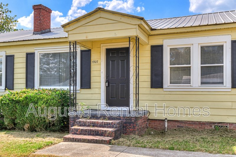 1927 Lionel Street property image