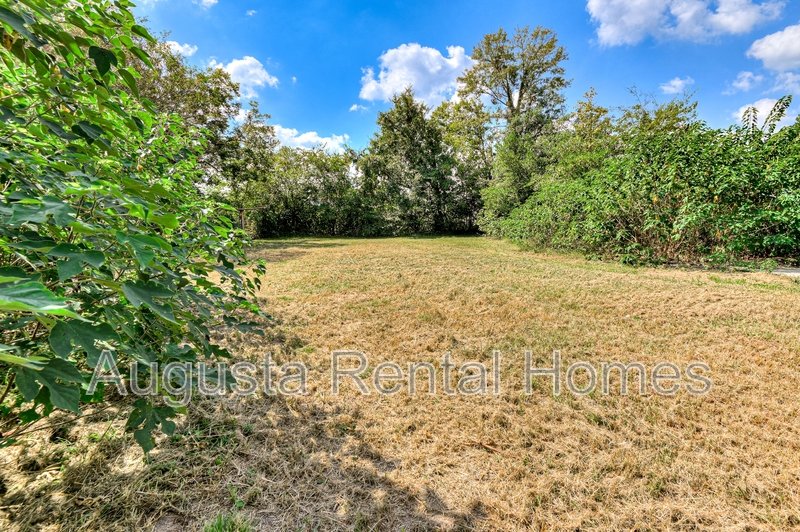 1927 Lionel Street property image
