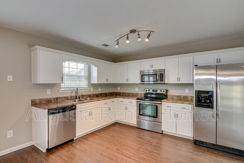 733 Keyes Drive property image