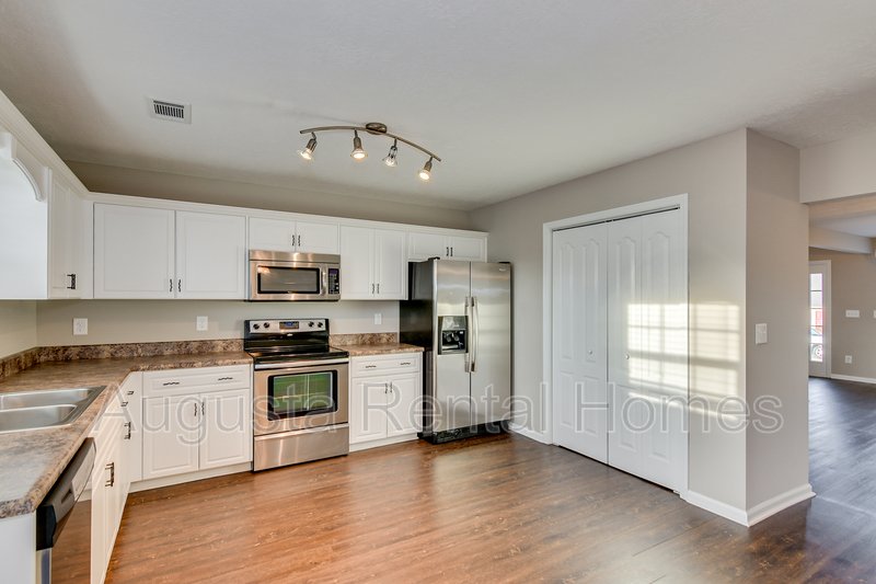 733 Keyes Drive property image