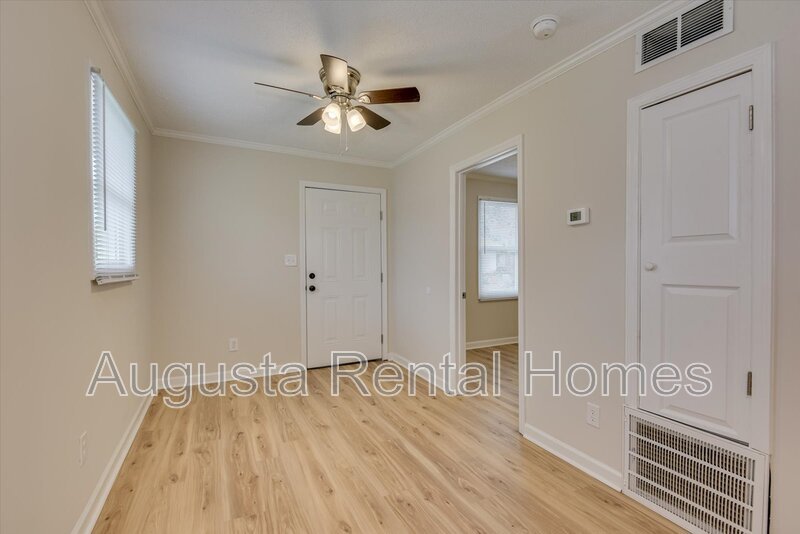 28 C2 Curry St property image