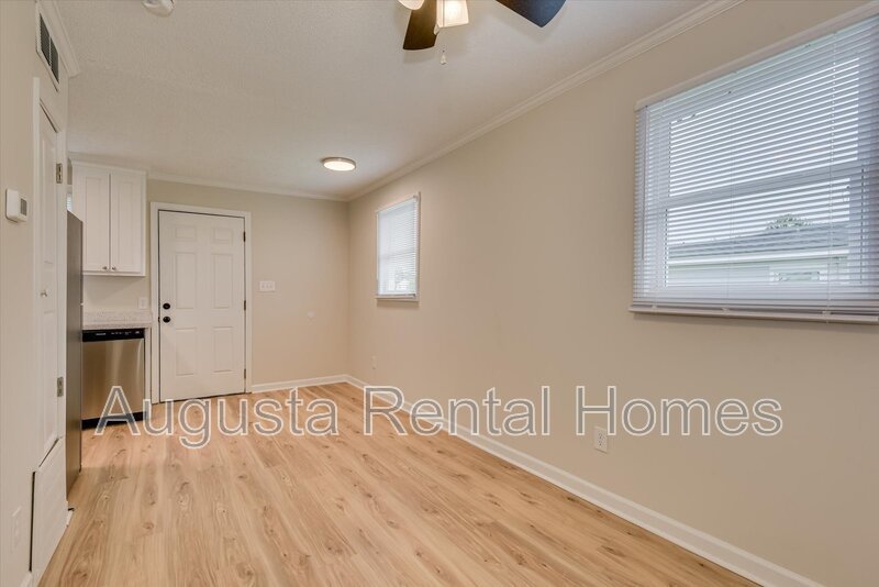 28 C2 Curry St property image