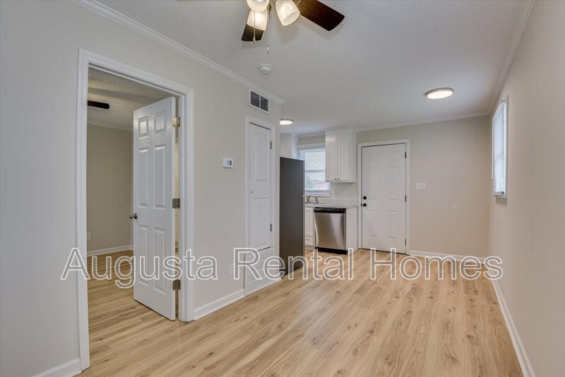 28 C2 Curry St property image