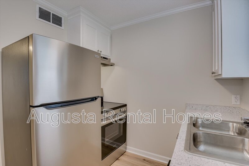 28 C2 Curry St property image