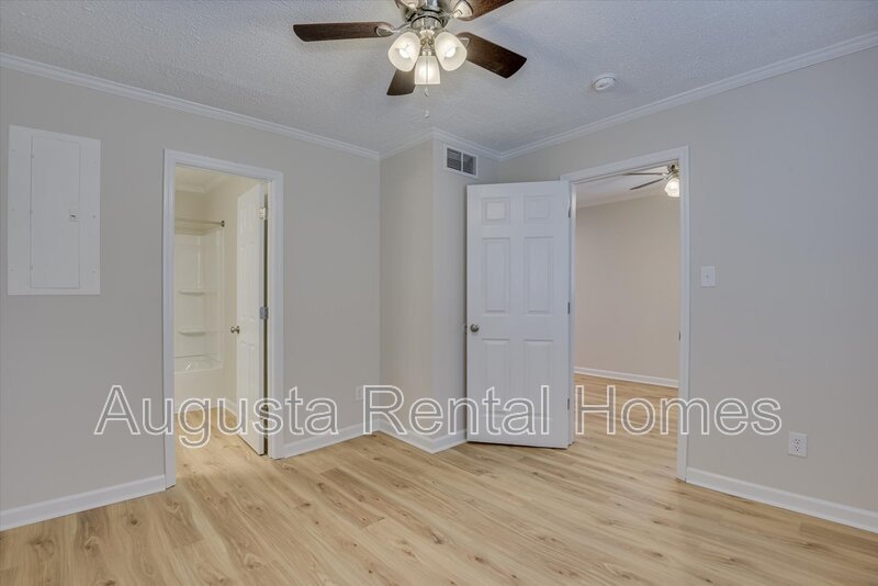 28 C2 Curry St property image