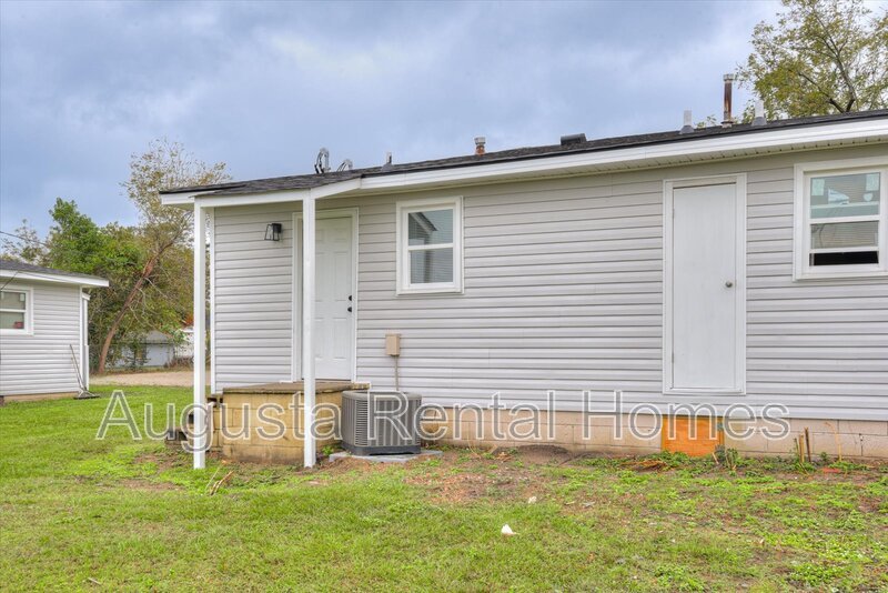 28 C2 Curry St property image