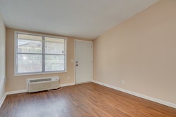Oakwood Studio 1 bed 1 bath 13